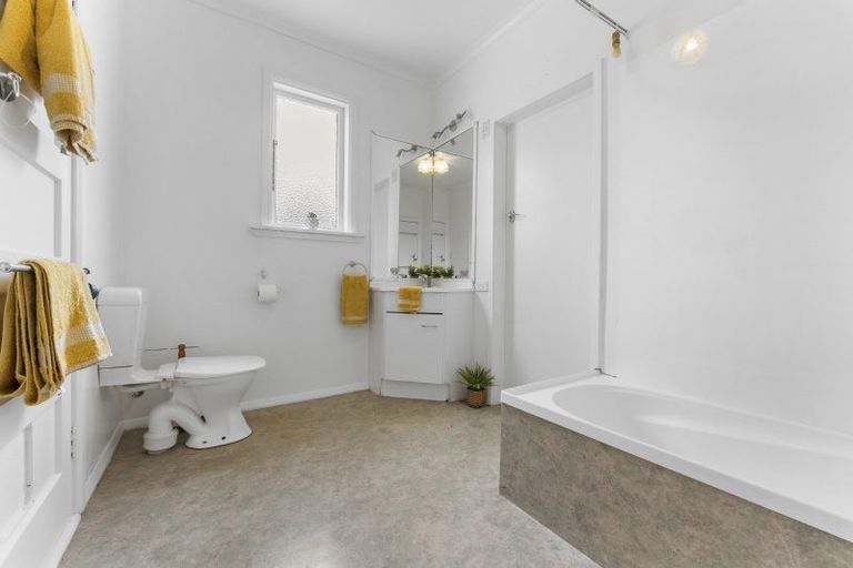 Photo of property in 13 Mckenzie Street, Levin, 5510