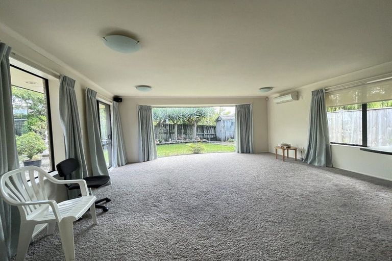 Photo of property in 26 Brittany Drive, Henderson, Auckland, 0612