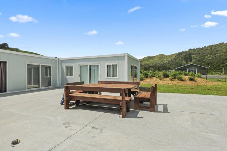 Photo of property in 35 Te Mahoe Road, Mokau, 4376