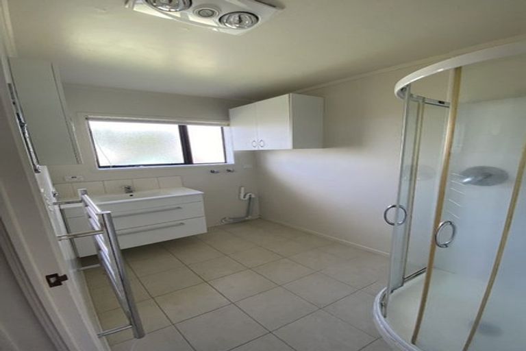 Photo of property in 1/3 West Street, Papakura, 2110