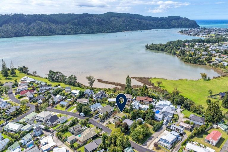 Photo of property in 129 Durrant Drive, Whangamata, 3620