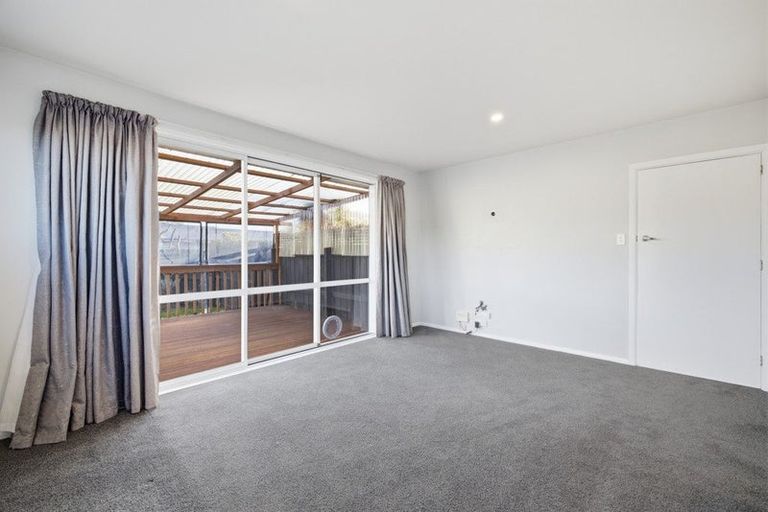 Photo of property in 2/154 Warren Crescent, Hillmorton, Christchurch, 8025