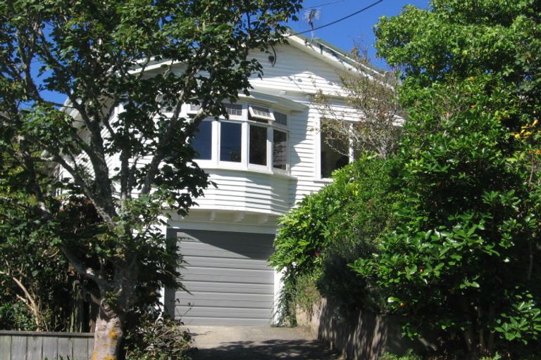 Photo of property in 9 Norfolk Street, Northland, Wellington, 6012