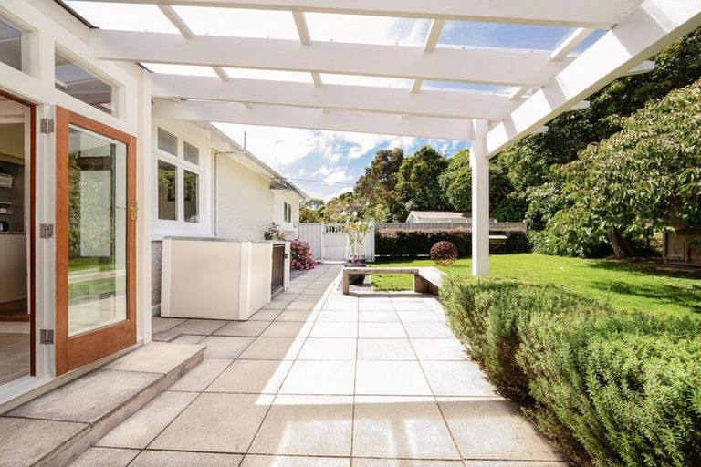 Photo of property in 28 Muri Road, Pukerua Bay, 5026