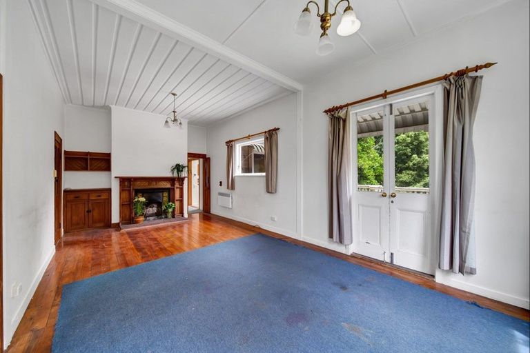 Photo of property in 44 Carrington Street, Lower Vogeltown, New Plymouth, 4310