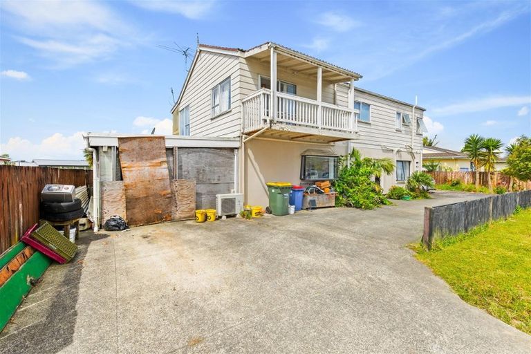 Photo of property in 1 Silverstone Place, Henderson, Auckland, 0612