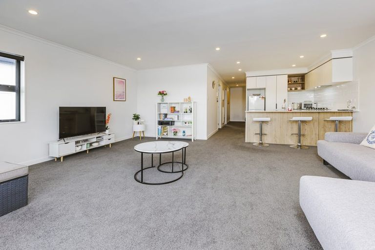 Photo of property in 304/26 Shortfin Place, Flat Bush, Auckland, 2019