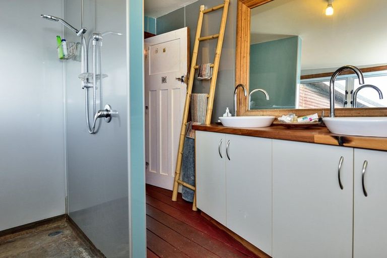 Photo of property in 18 Kahawai Street, Mahia, 4198