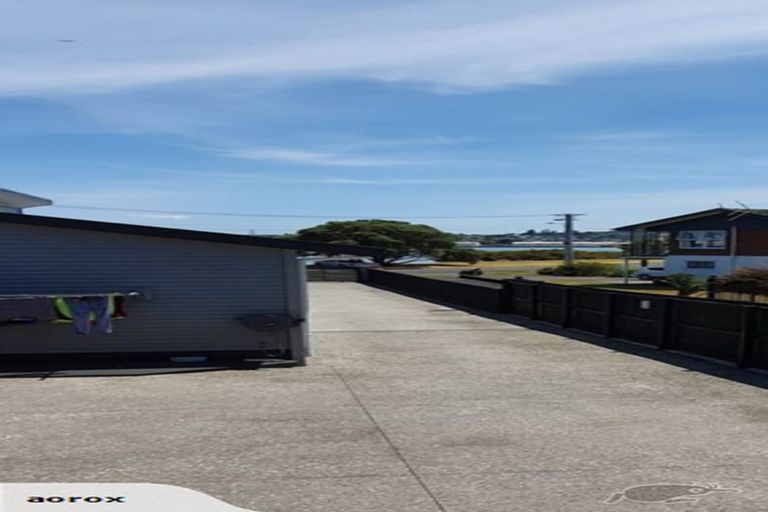 Photo of property in 6 Kiwi Esplanade, Mangere Bridge, Auckland, 2022