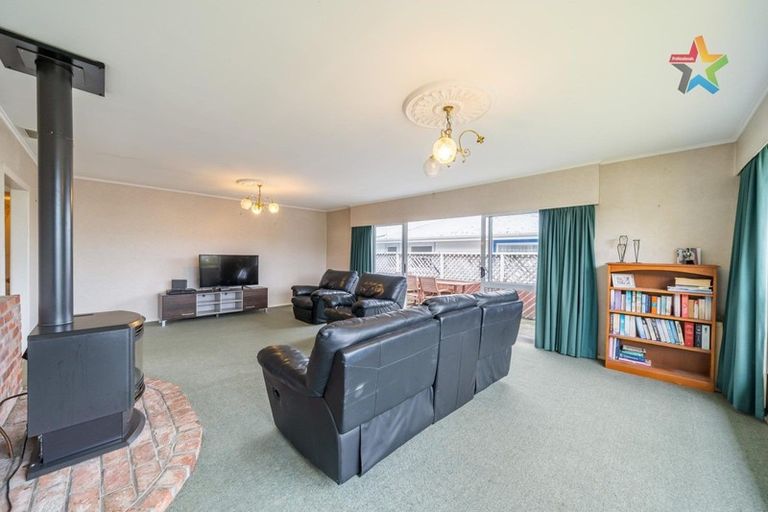 Photo of property in 16 Tanekaha Street, Stokes Valley, Lower Hutt, 5019