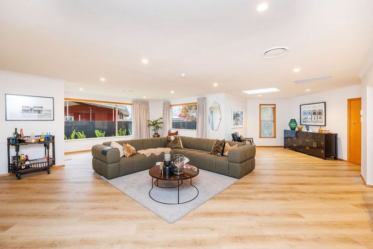 Photo of property in 23 Saint Albans Avenue, Hokowhitu, Palmerston North, 4410