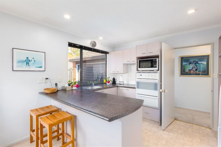 Photo of property in 4a Quirk Place, Sockburn, Christchurch, 8042