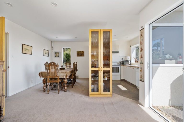 Photo of property in 2 Iles Lane, Cashmere, Christchurch, 8022