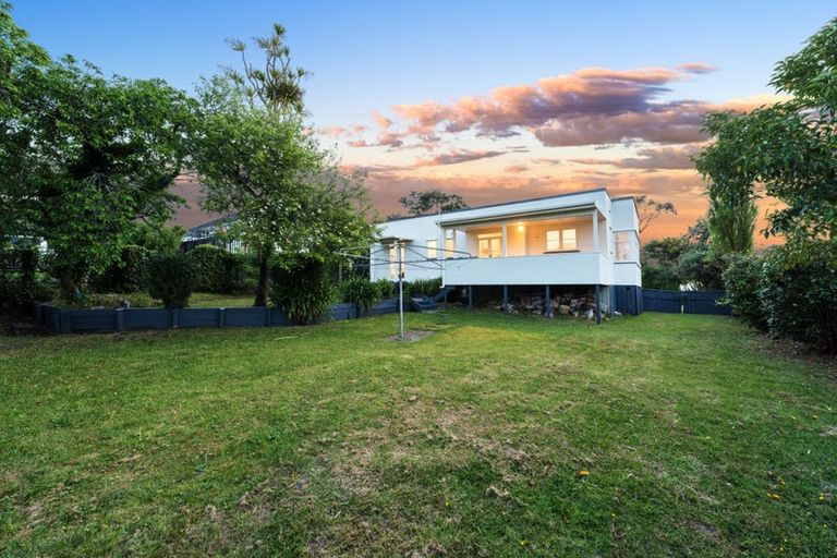 Photo of property in 17 Posa Avenue, Henderson, Auckland, 0612