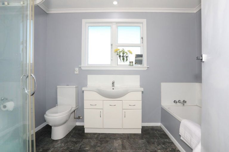 Photo of property in 3b Wellington Street, Feilding, 4702