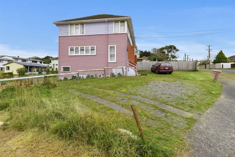 Photo of property in 78-80 Leicester Street, Cannons Creek, Porirua, 5024