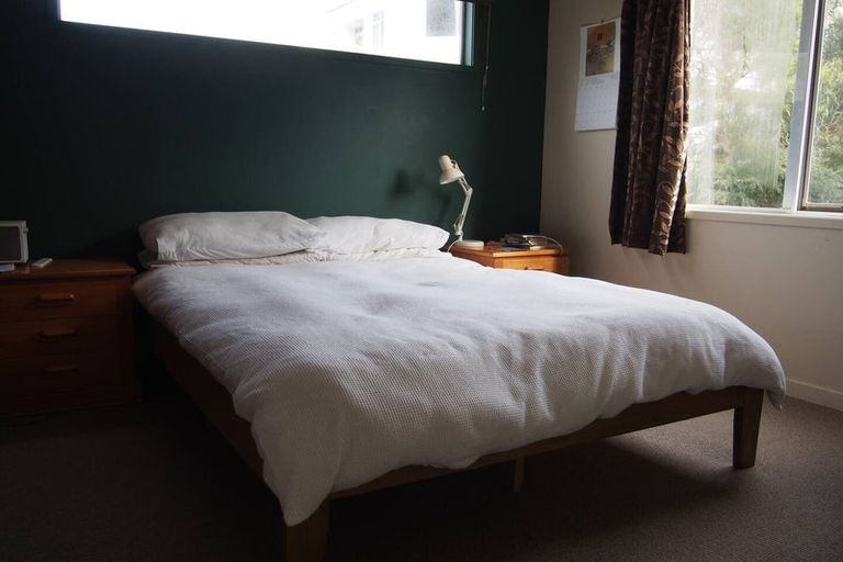 Photo of property in 17 Lawson Place, Mount Victoria, Wellington, 6011