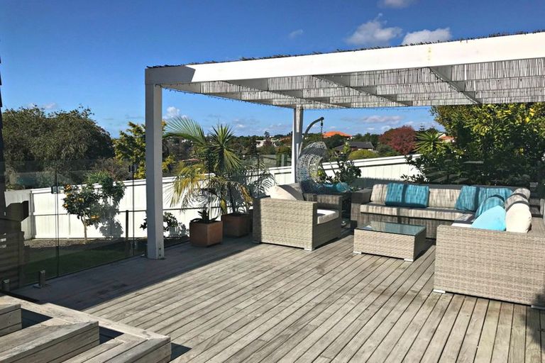 Photo of property in 1/105 John Downs Drive, Browns Bay, Auckland, 0630