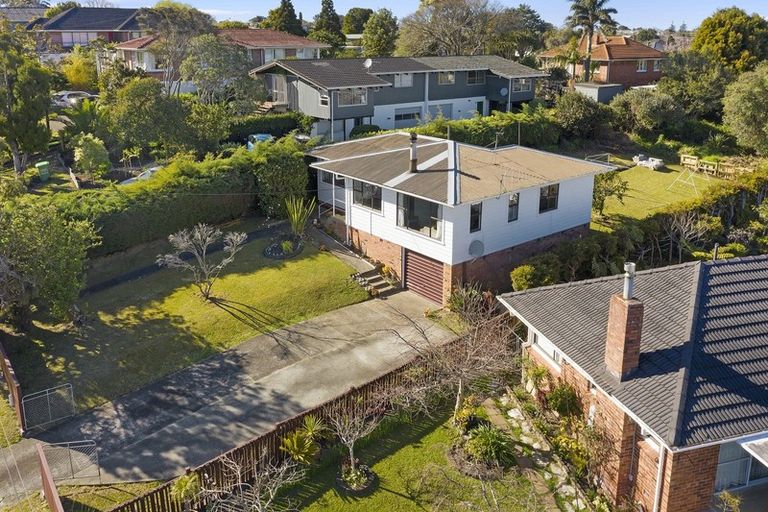 Photo of property in 24 School Road, Te Atatu South, Auckland, 0610