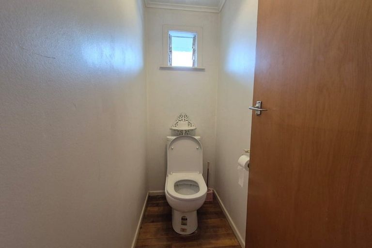 Photo of property in 16 Sylvia Road, Hillcrest, Auckland, 0627