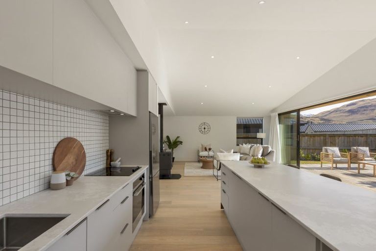 Photo of property in 22 Corriedale Road, Jacks Point, 9371