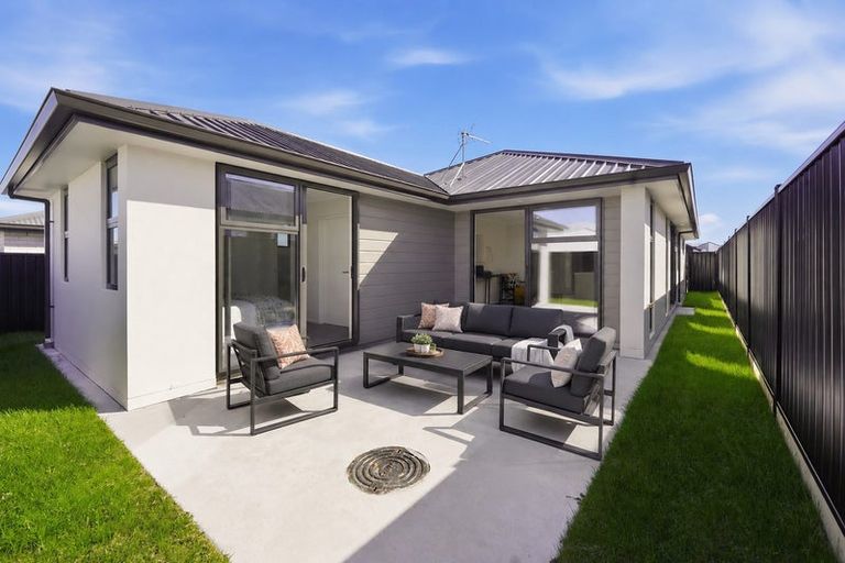 Photo of property in 15 Rockefeller Street, Papamoa, 3118