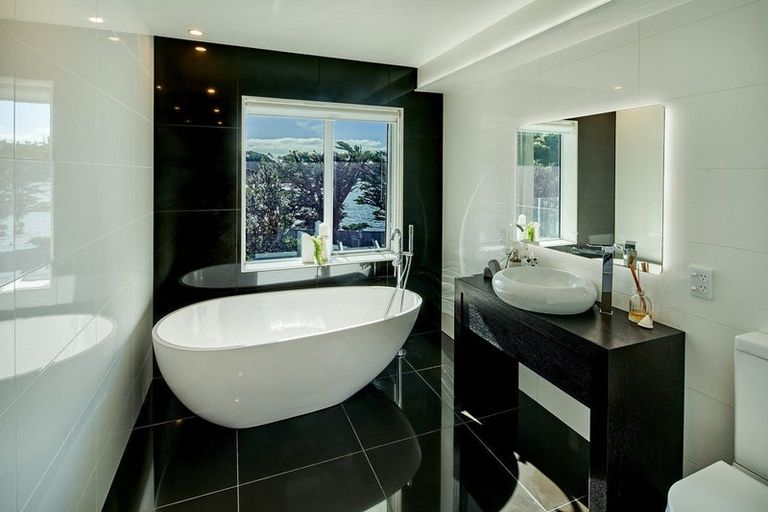 Photo of property in 300b Paremata Road, Whitby, Porirua, 5381