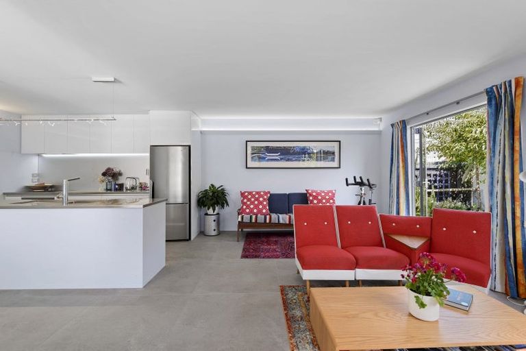 Photo of property in 1/64 Hewitts Road, Merivale, Christchurch, 8014