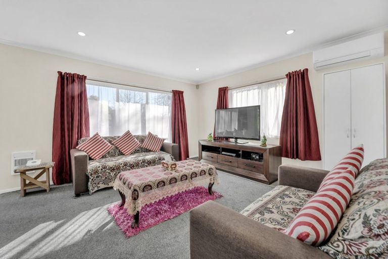 Photo of property in 7 Newfound Way, Glen Eden, Auckland, 0602