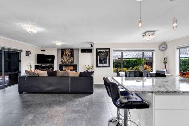 Photo of property in 40 Redwood Crescent, Hurdon, New Plymouth, 4310