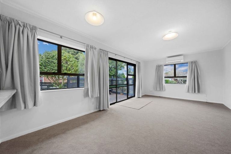 Photo of property in 21a Sunnypark Avenue, Rosehill, Papakura, 2113