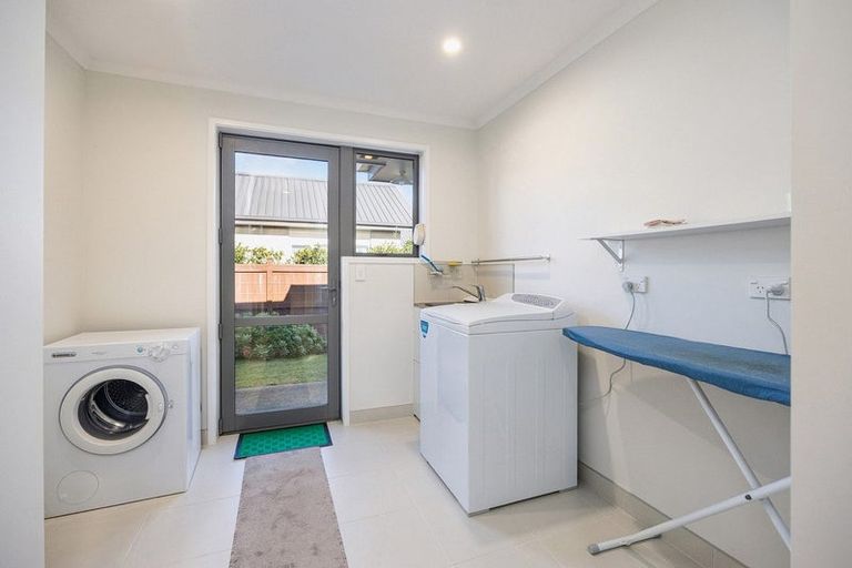 Photo of property in 6 Lees Cove, Karaka, Papakura, 2113