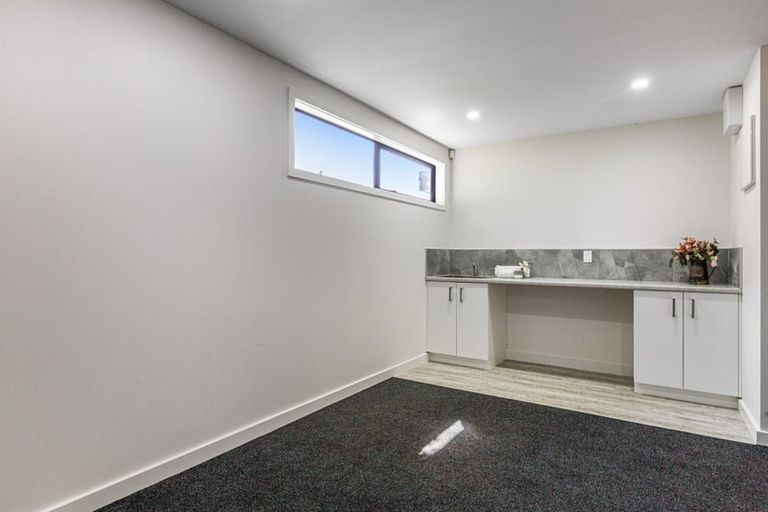 Photo of property in 8b Crispe Road, Clarks Beach, 2122