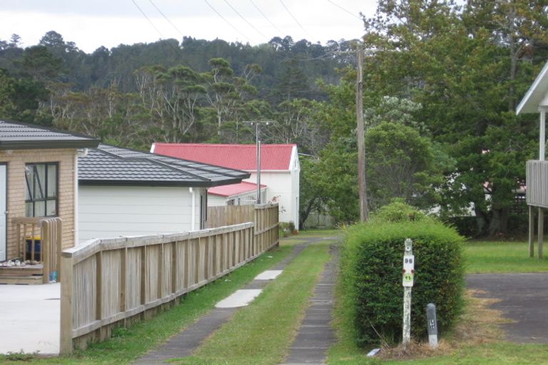 Photo of property in 96 Beach Haven Road, Beach Haven, Auckland, 0626