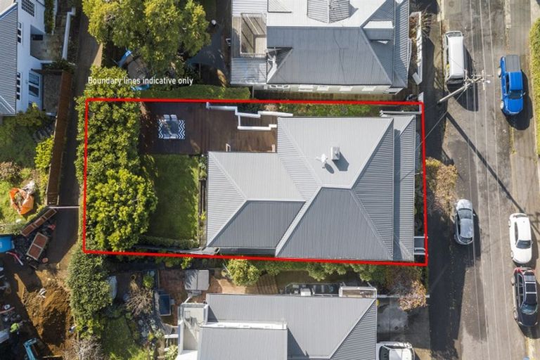 Photo of property in 17 St Aubyn Street, Devonport, Auckland, 0624