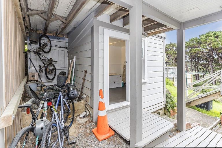 Photo of property in 2 Caprera Street, Melrose, Wellington, 6023