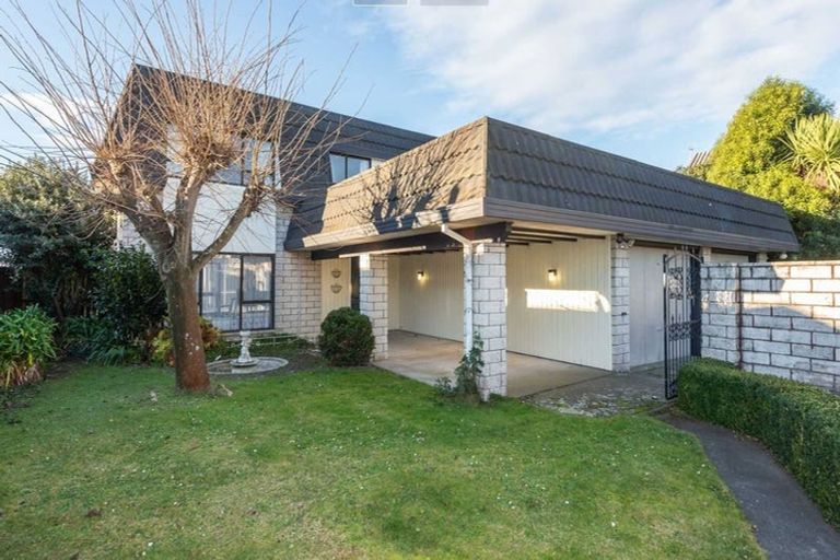 Photo of property in 11 Jamell Place, Avonhead, Christchurch, 8042