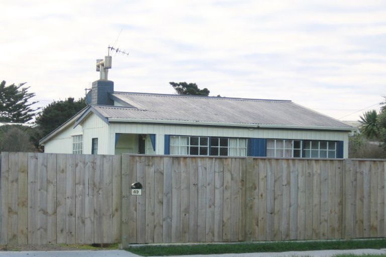 Photo of property in 49 Moana Street, Otaki Beach, Otaki, 5512