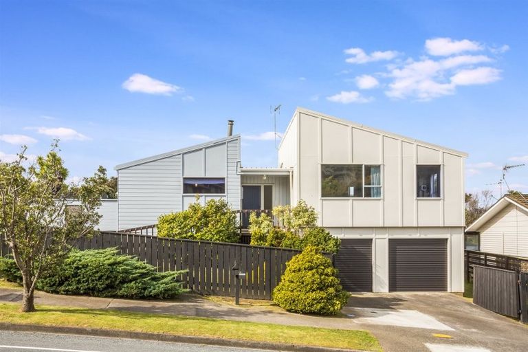 Photo of property in 49 Discovery Drive, Whitby, Porirua, 5024