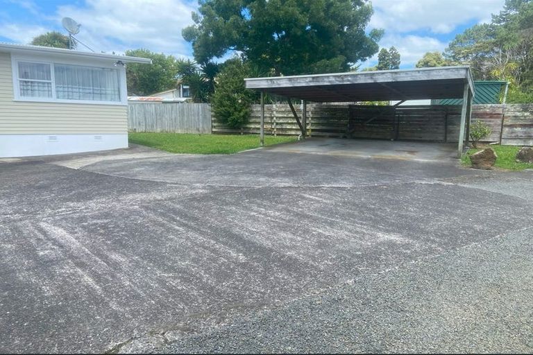 Photo of property in 19 Pendlebury Street, Green Bay, Auckland, 0604