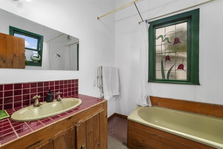 Photo of property in 7 Fairview Crescent, Kelburn, Wellington, 6012