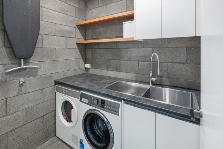 Photo of property in 221 Houghton Bay Road, Houghton Bay, Wellington, 6023