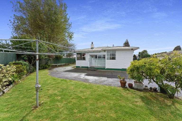 Photo of property in 16 Rimu Street, Otaki, 5512
