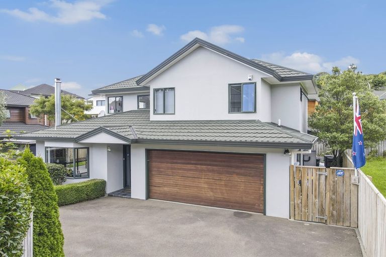 Photo of property in 203 Westchester Drive, Churton Park, Wellington, 6037