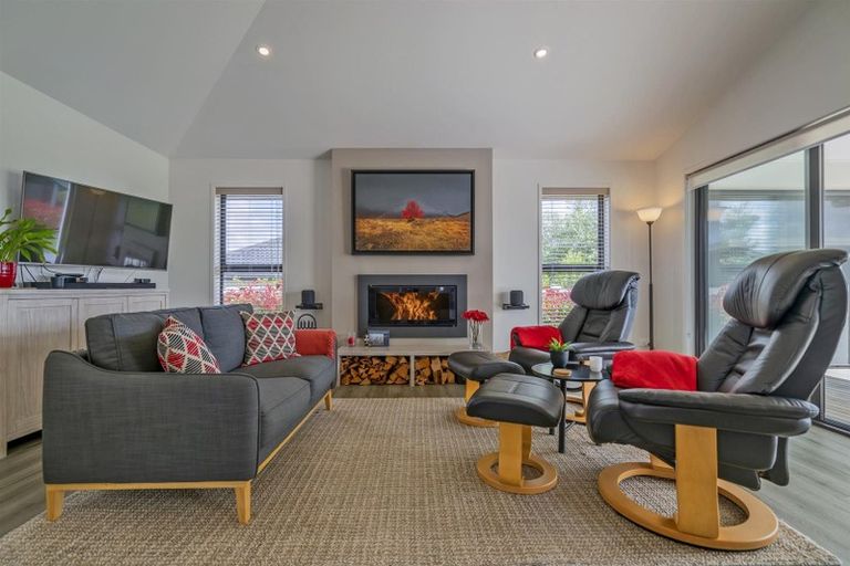 Photo of property in 4 Topping Place, Whitianga, 3510