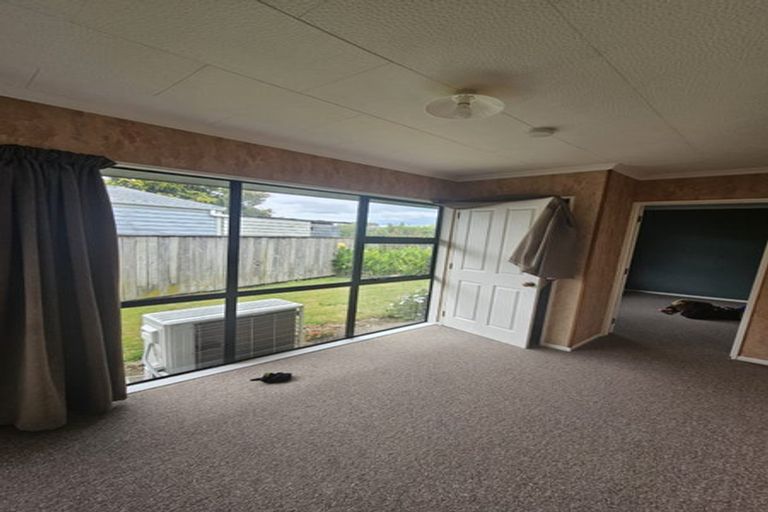 Photo of property in 8a Busby Place, Awapuni, Palmerston North, 4412