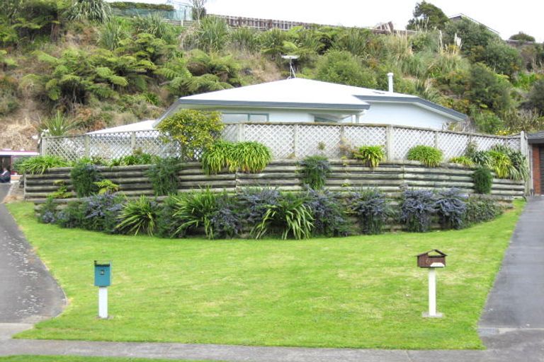 Photo of property in 8 Telford Street, Merrilands, New Plymouth, 4312