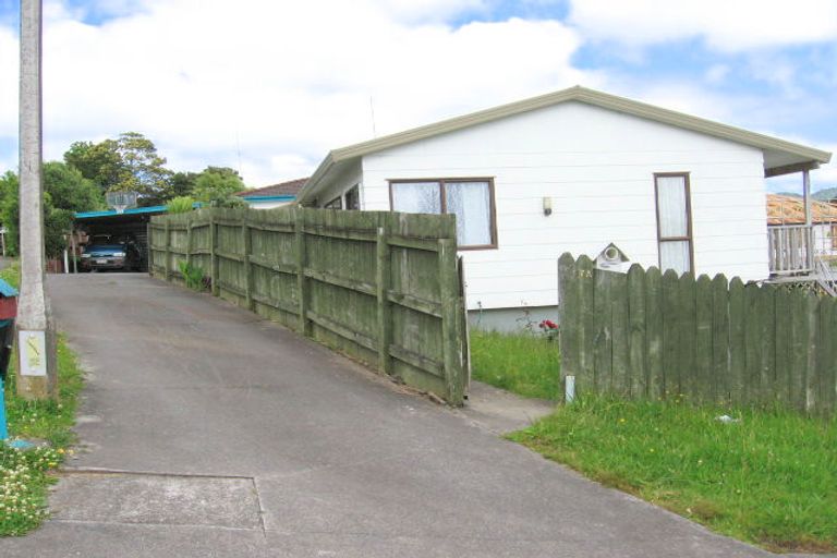 Photo of property in 2/17 Danube Lane, Glen Eden, Auckland, 0602