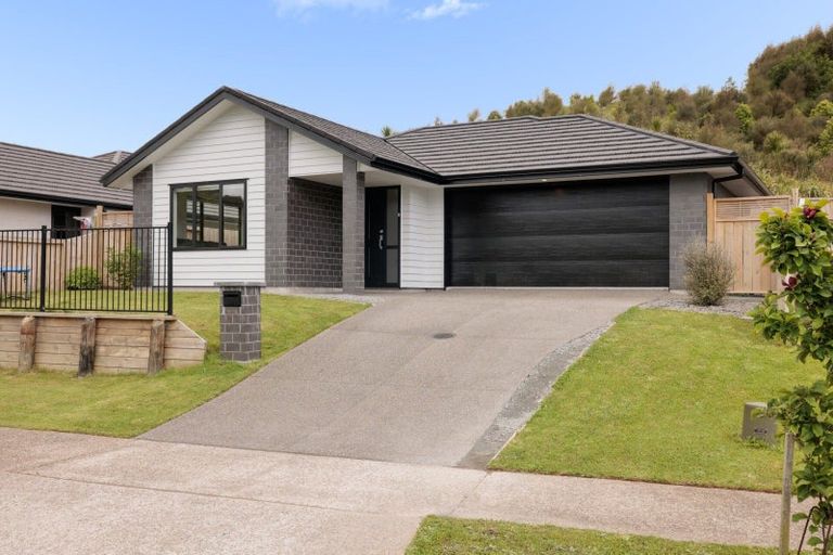 Photo of property in 81 Pakanga Grove, Pyes Pa, Tauranga, 3112