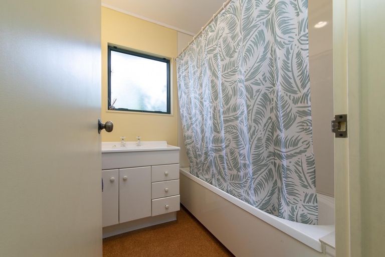 Photo of property in 38 Merlot Heights, Huapai, Kumeu, 0810